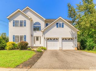 5 Graulich Dr, Milltown, NJ 08850