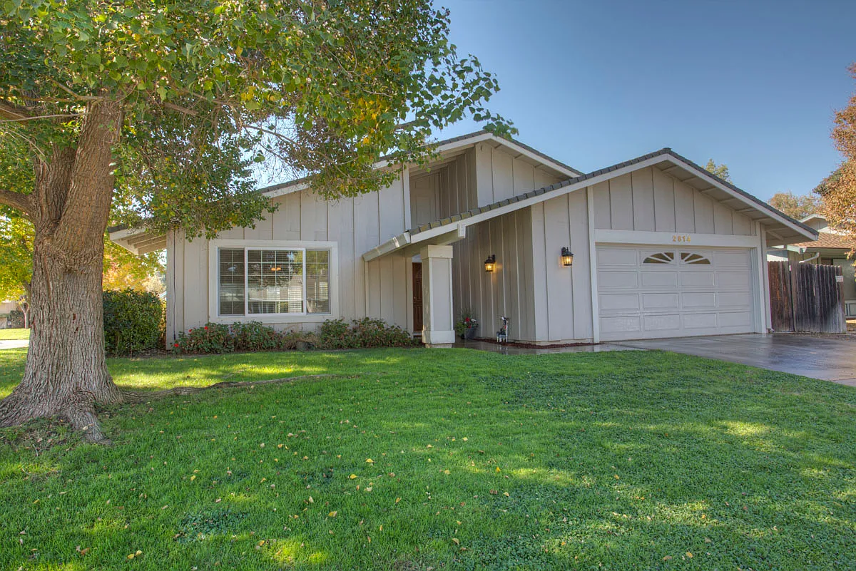 2614 Volga Way photo 1