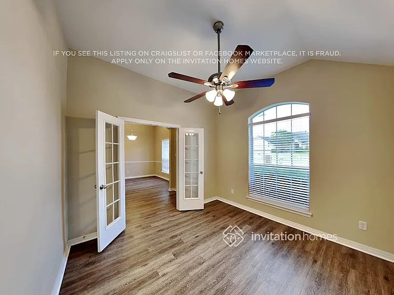 110 Clyde Dr — Photo 15