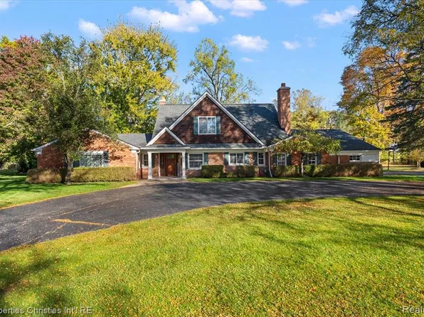 1760 Cedar Hill Dr, Bloomfield Hills, MI 48301