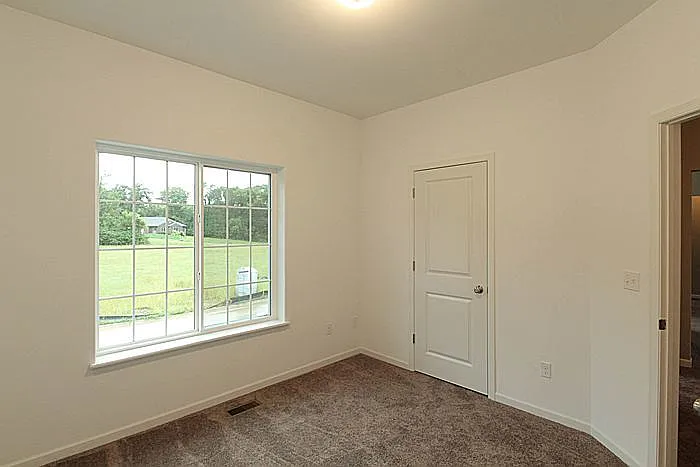 1029 Manitou Trl — Photo 11