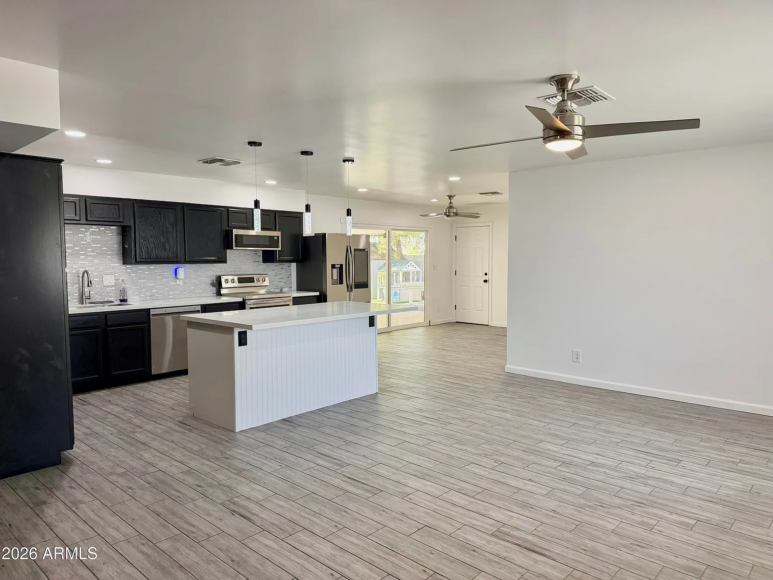 4 bed, 1424 sqft, $2,400 — Photo 3