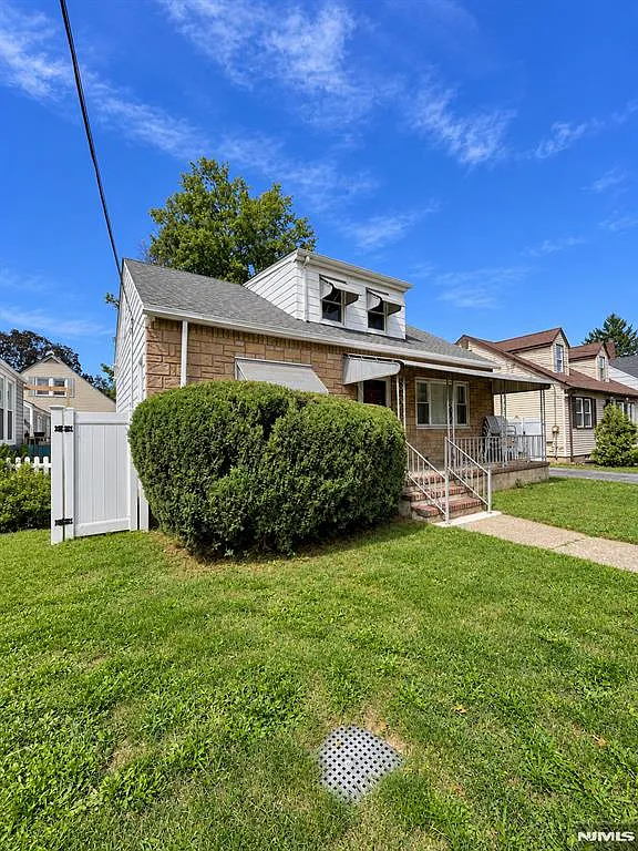 4 bed, 1.0 bath, $2,800 — Photo 3