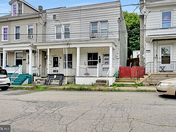 5th image of 726 Brock St