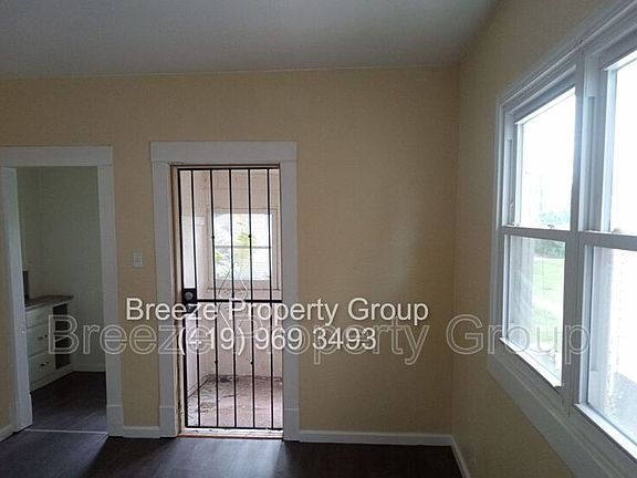 3rd image of 422 Dexter St
