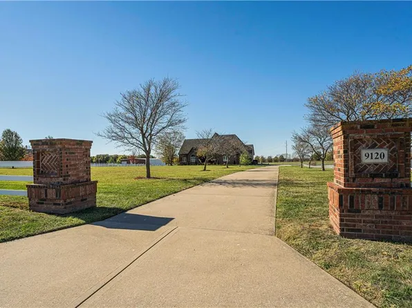 9120 S Howard Rd, Lees Summit, MO 64064