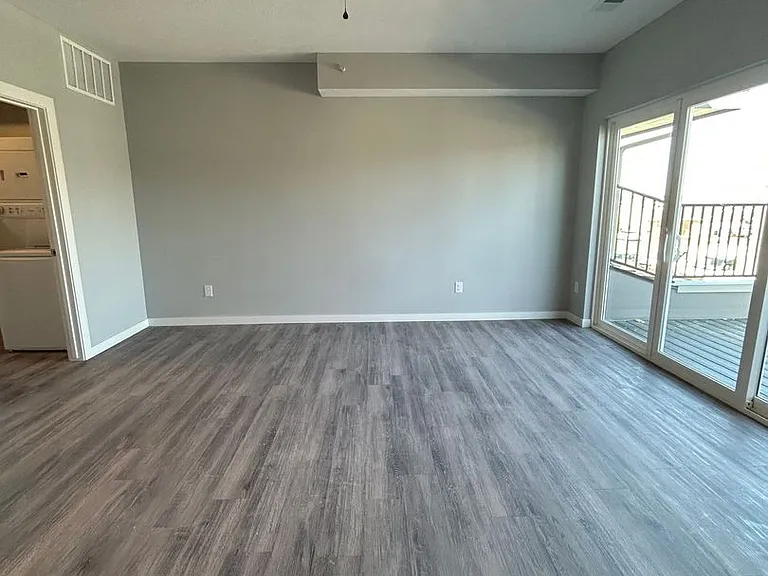 2723 Adams St — Photo 2