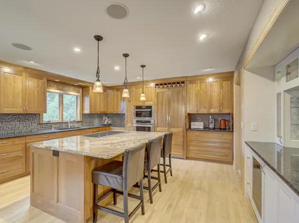 1804 Mississippi River Blvd S, Saint Paul, MN 55116