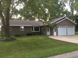 2450 Cottonwood Lake Dr, Windom, MN 56101