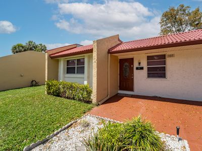 107 Lake Anne Drive, West Palm Beach, FL, 33411