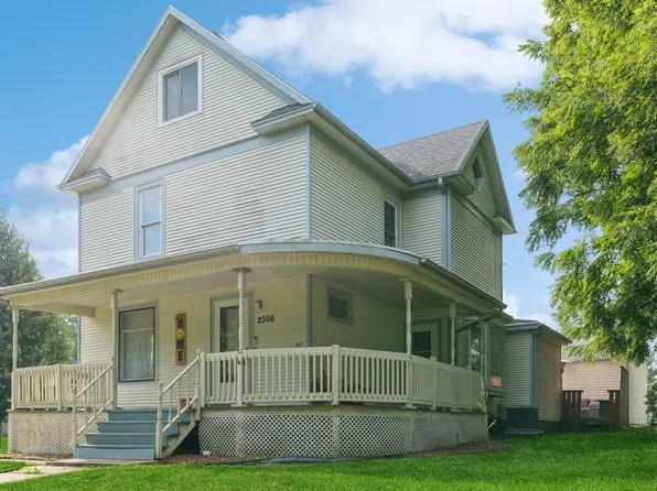 2306 8th Ave E, University Park, IA 52595
