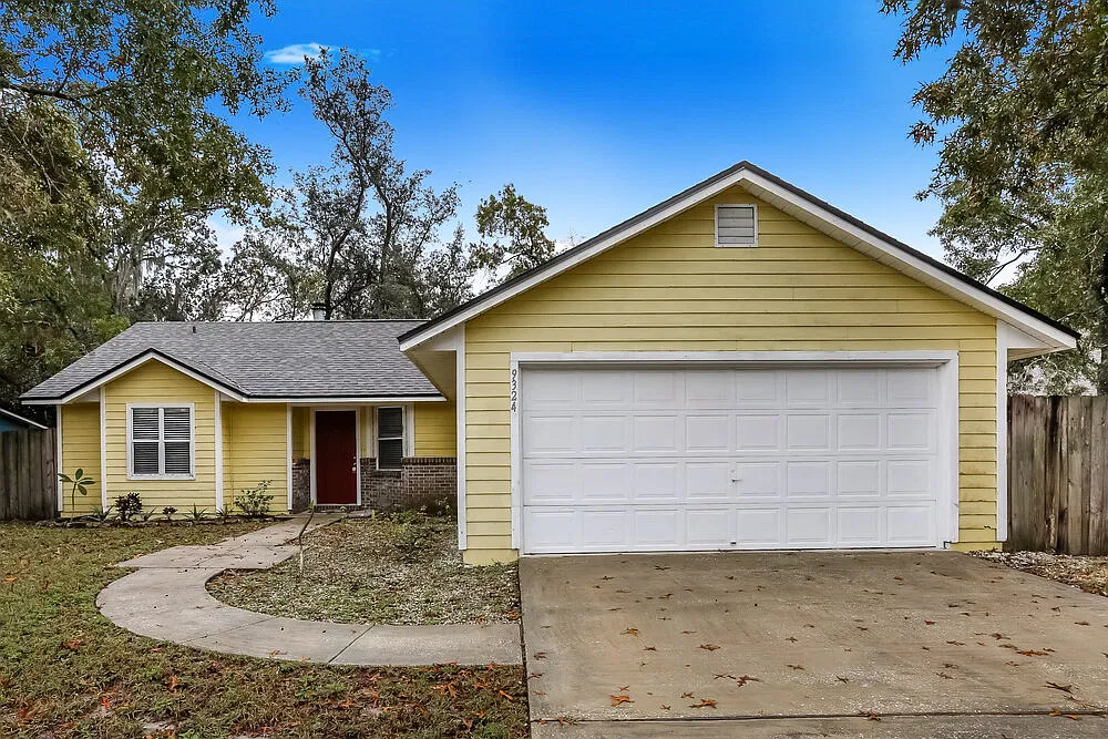 3 bed, 2.0 bath, 1316 sqft, $2,235 — Photo 1