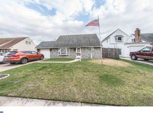 10 East Ln, Levittown, PA 19054