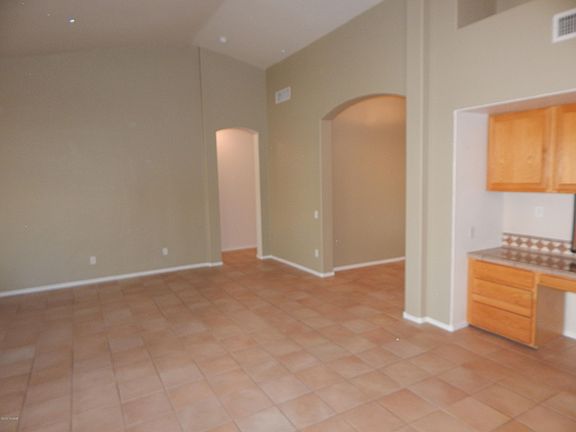 2nd image of 1028 S Suncove Dr