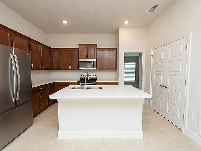 1146 Kylar Dr NW — Photo 3