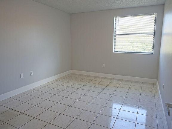 4th image of 8873 Fontainebleau Blvd APT 201-A