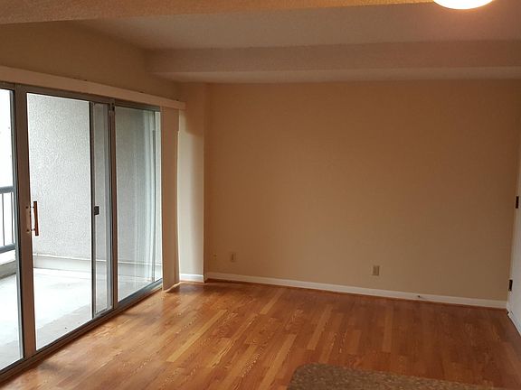 3rd image of 900 19th Ave S APT 408