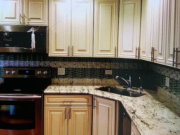 5th image of 1108 Castilian Ct APT 211