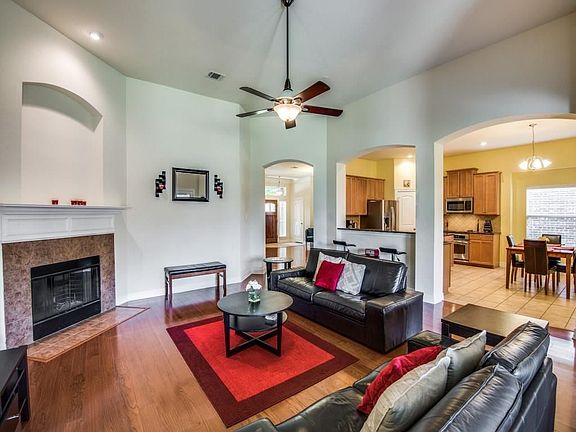 5th image of 6320 Blackstone Dr