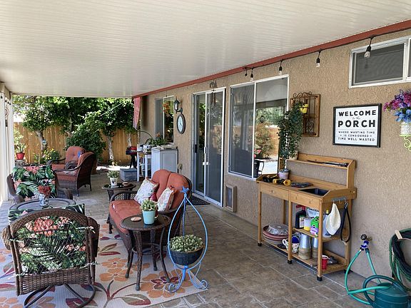 2nd image of 65815 Avenida Pico