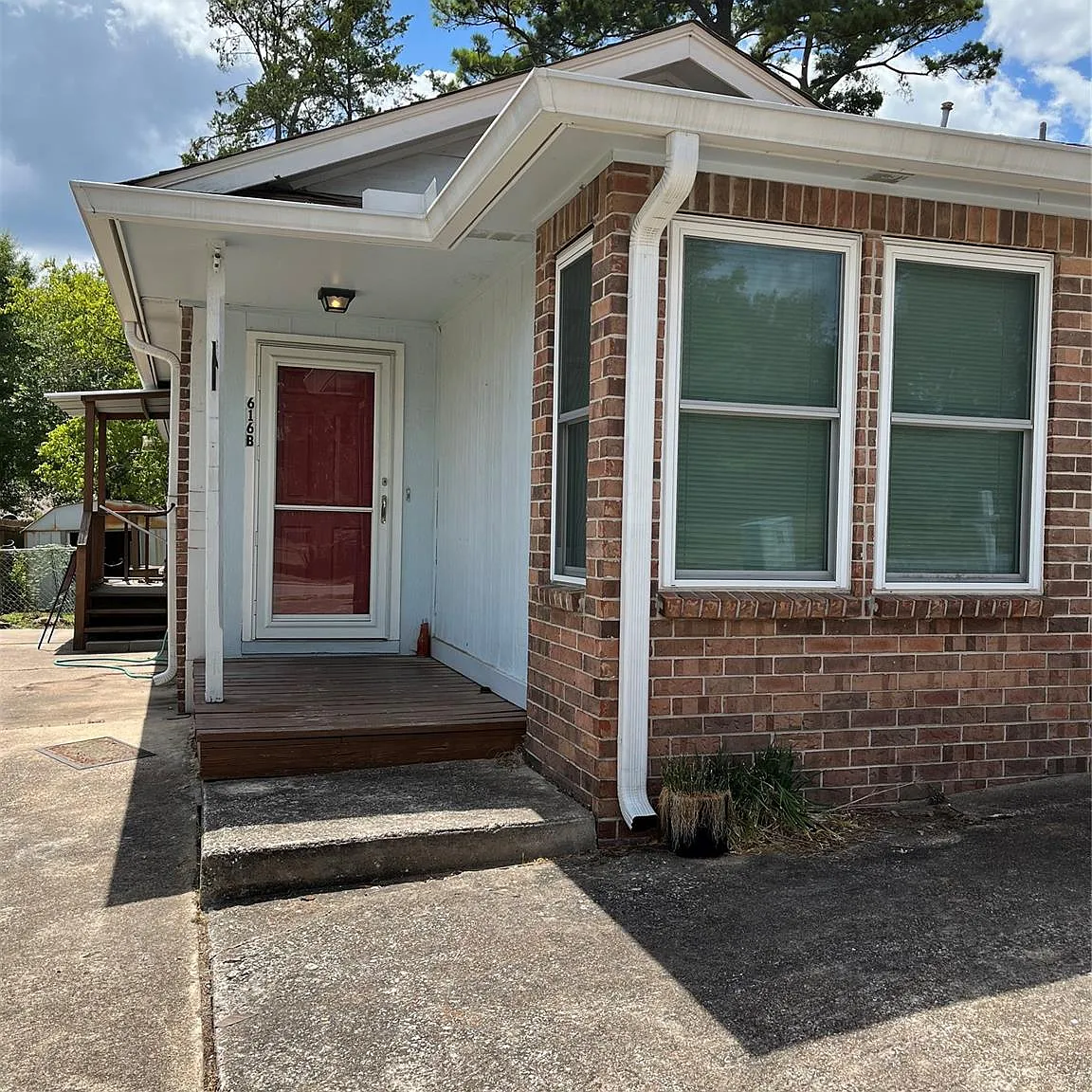 3 bed, 2.0 bath, 1284 sqft, $1,200 — Photo 1