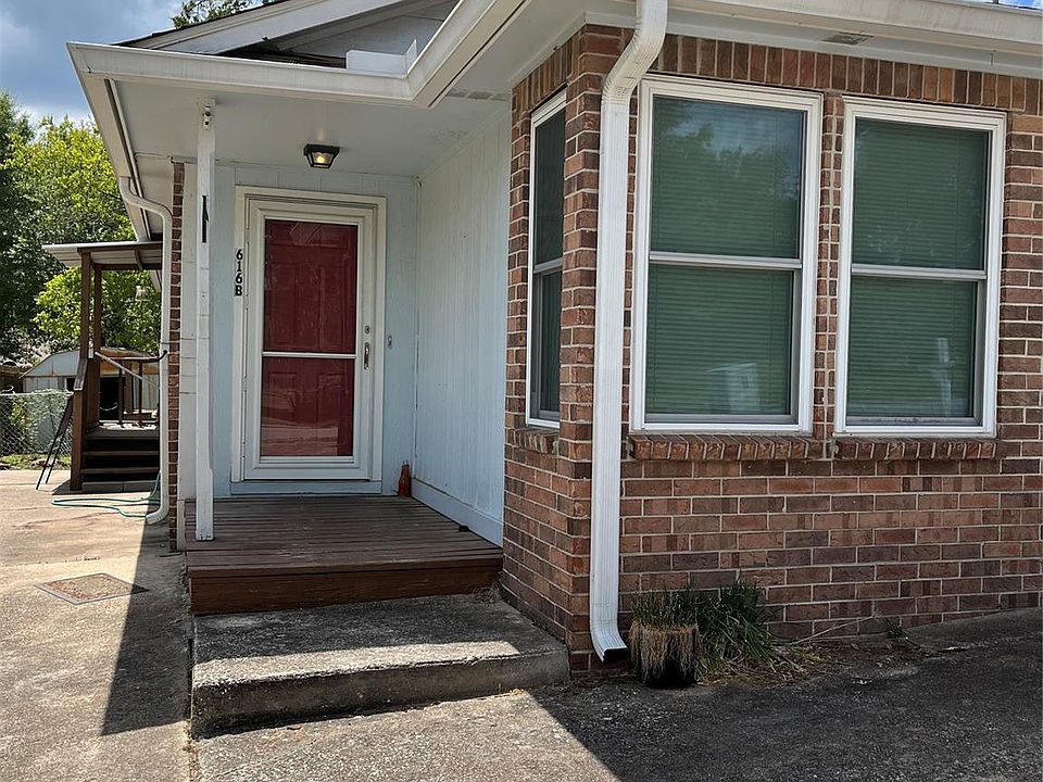 1st image of 616A Normal Park Dr #A
