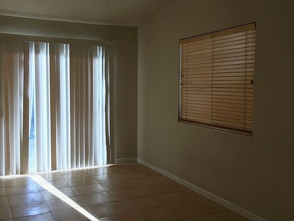 3rd image of 5805 Livorno Way