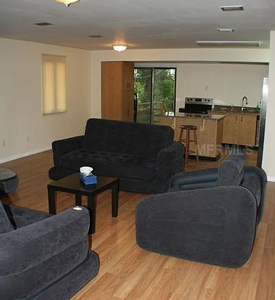5th image of 1575 Michigan Ave