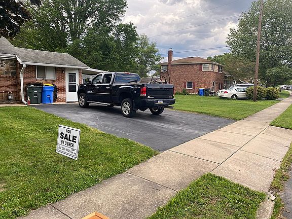 2nd image of 941 Erlen Dr