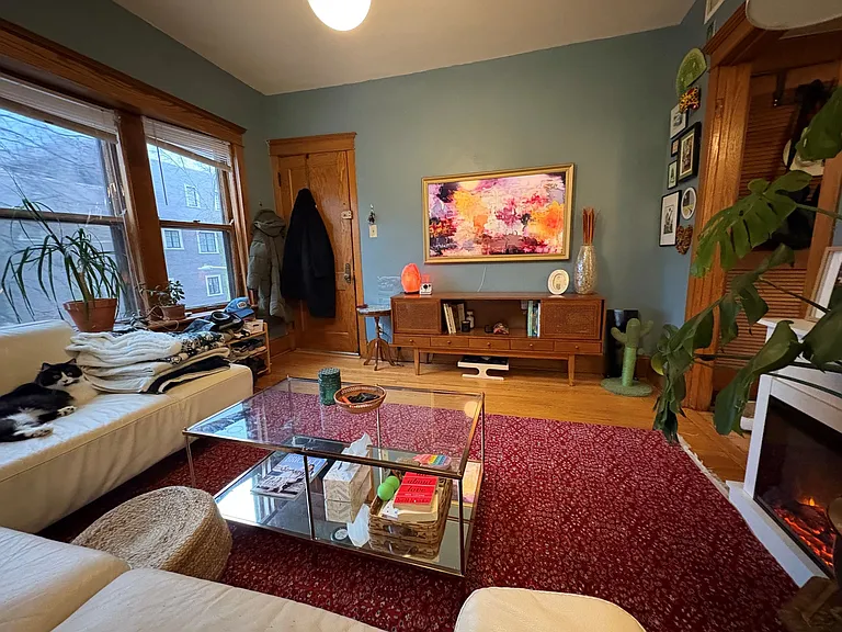 3810 N Greenview Ave #2 — Photo 3