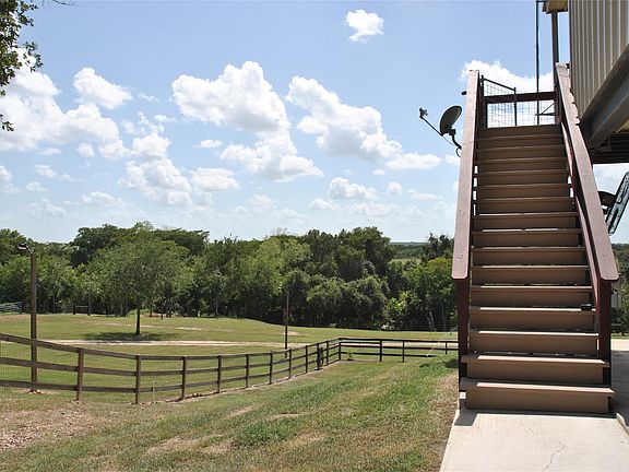 3rd image of 17377 State Highway 87 N