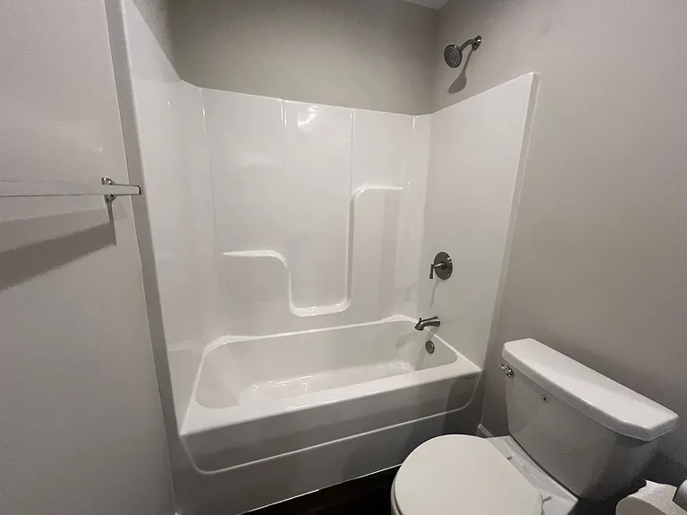 4450 Easthaven Cir — Photo 28