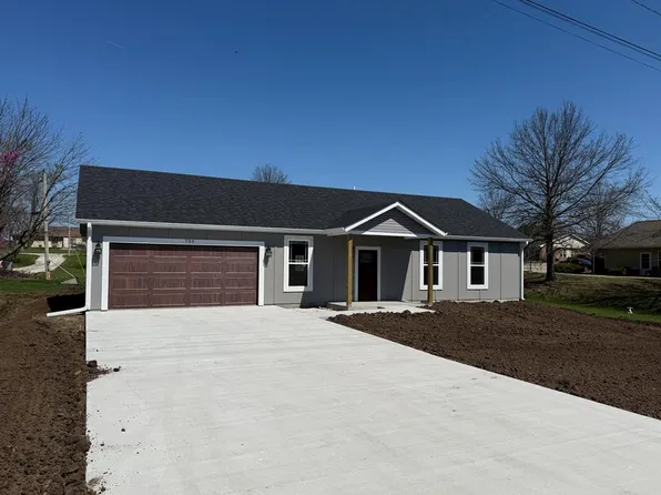705 Roe Ln, Macon, MO 63552