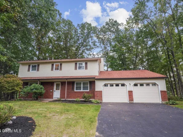3 Bay Hill Court, Clifton Park, NY 12065