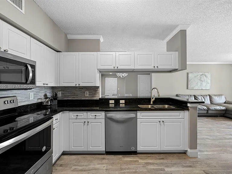 17150 N Bay Rd #2913 — Photo 12