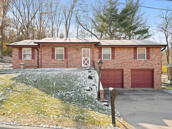 2517 Twin Hills Rd, Jefferson City, MO 65109
