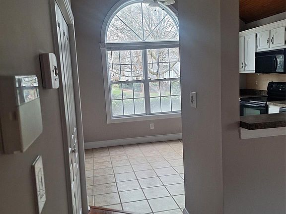 4th image of 8231 Southgate Commons Dr