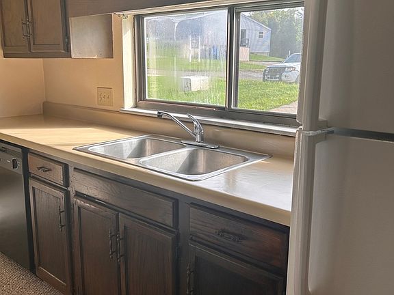2nd image of 130 Orchard Dr #B