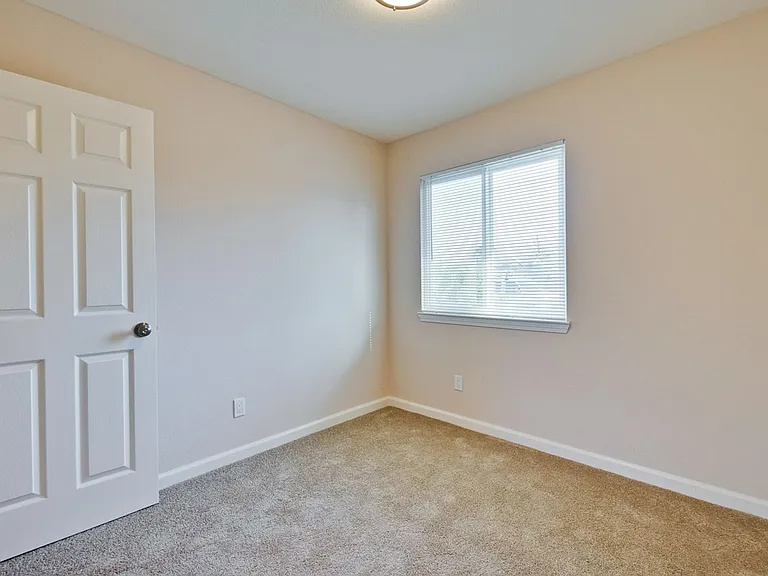 1425 Sunshadow Ln — Photo 30