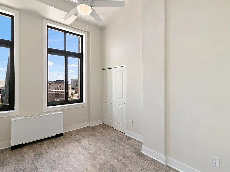 Fyfe Apartments — Photo 24