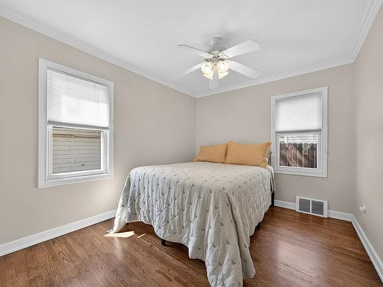 3311 Ellwood Ave — Photo 12