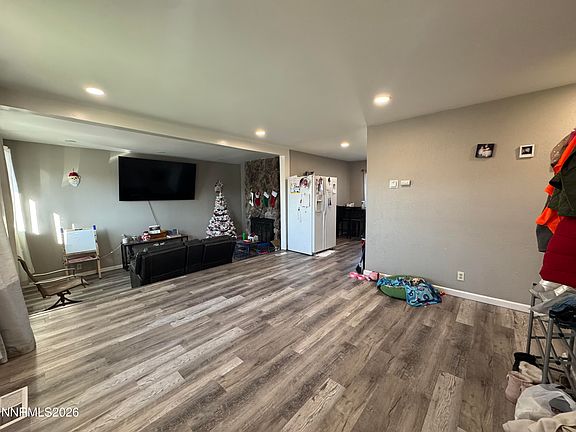 2nd image of 1536 Oxford Ave