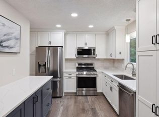 320 Saratoga Ln N, Plymouth, MN 55441