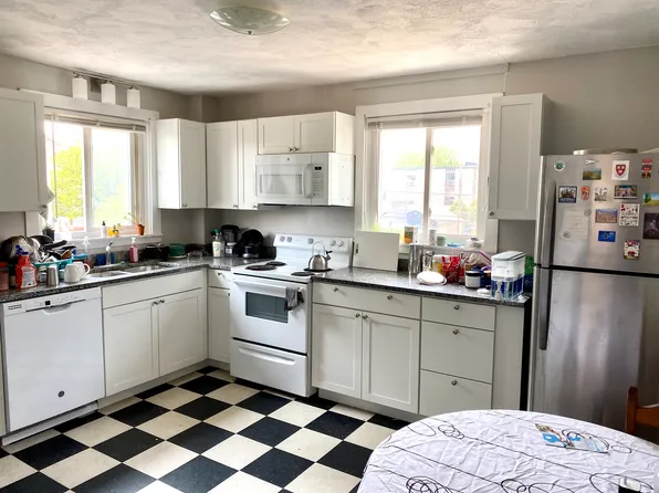 417 Angell St Floor 2, Providence, RI 02906