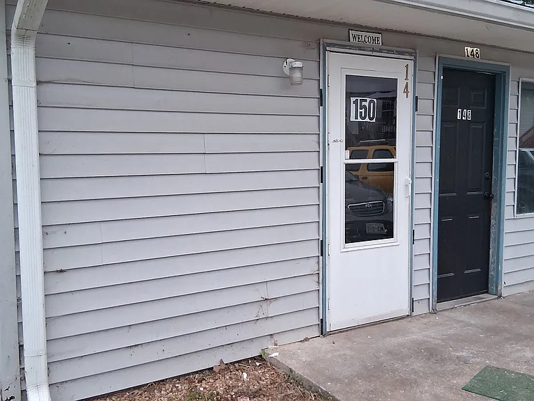 150 Villa Ct #150 — Photo 12