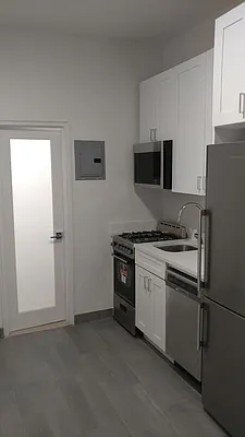 Rented by Sky Management | media 19