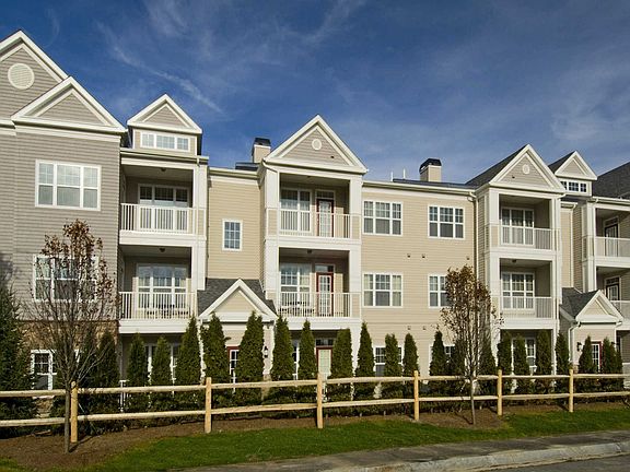 Quarry Hills Apartments