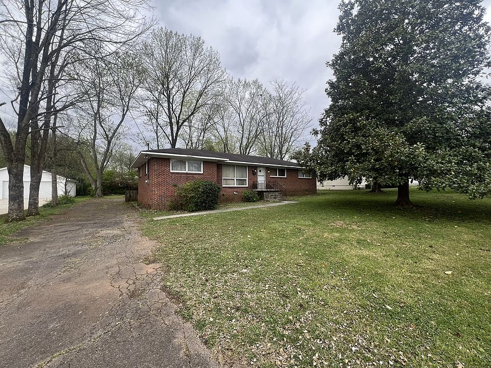 1st image of 615 Woodhill Dr