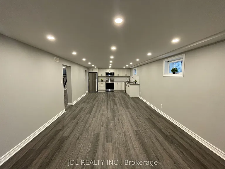 226 Lorindale Dr #LOWER — Photo 5