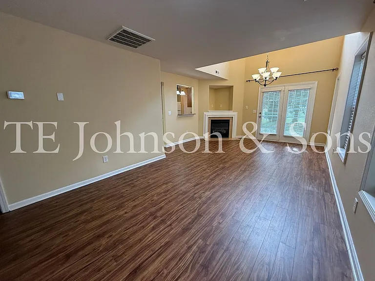 108 Greenway St — Photo 9